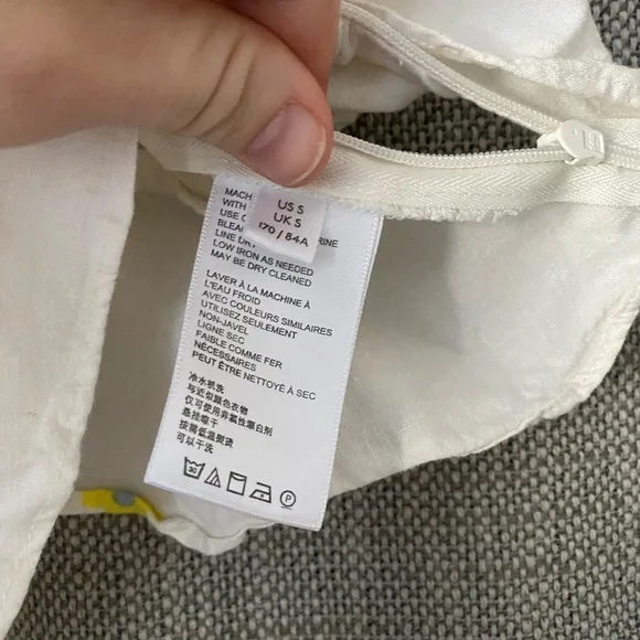 Urban Outfitters Daisy Ruffle Crop Top - Picture 4 of 5